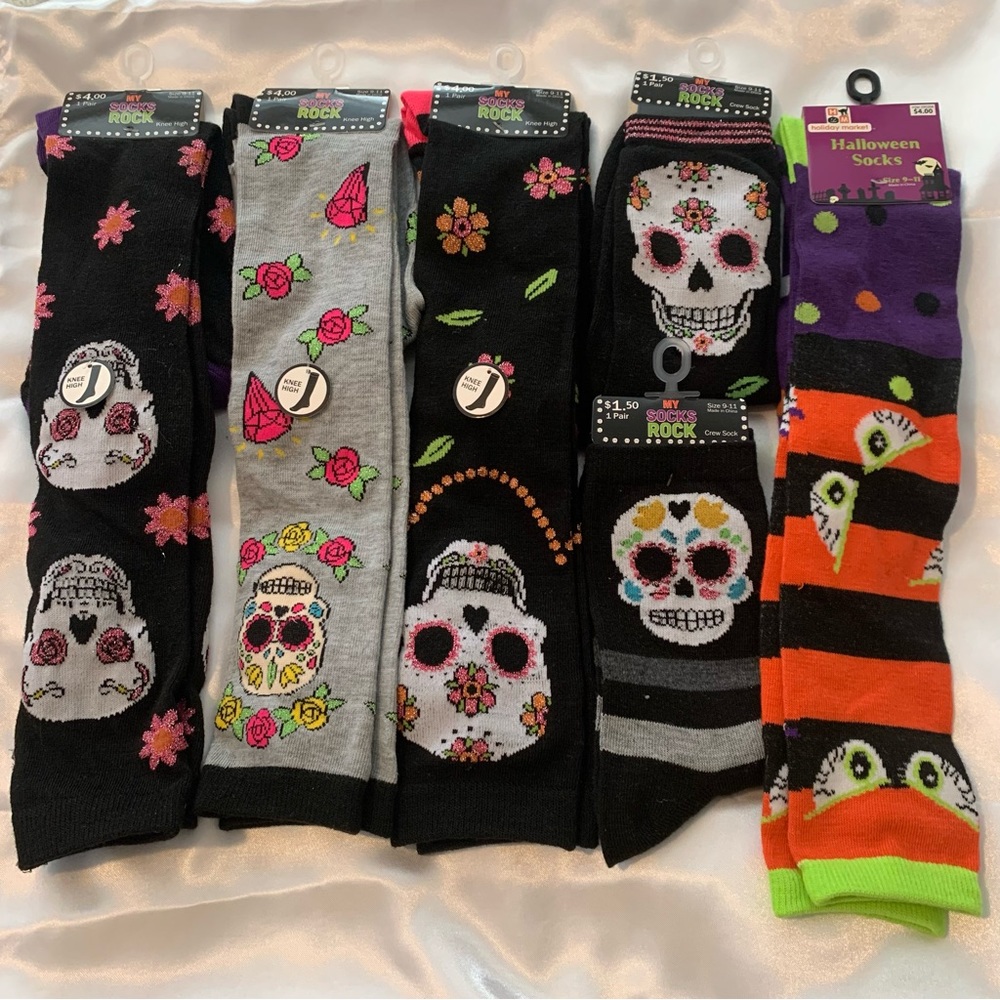 Assorted Halloween Socks NWT - Picture 2 of 2